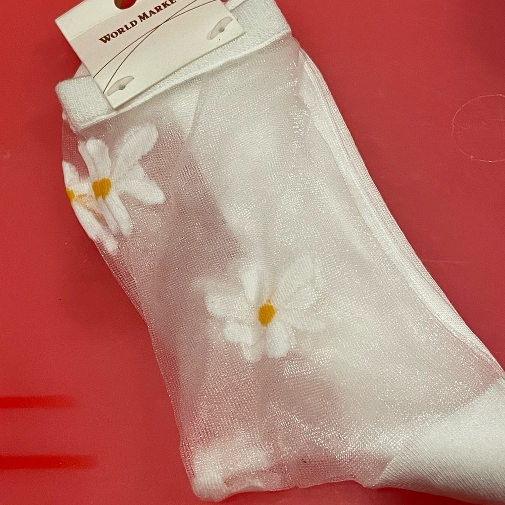 👀BUNDLE AND SAVE🥳 White Sheer Socks with Daisy Design